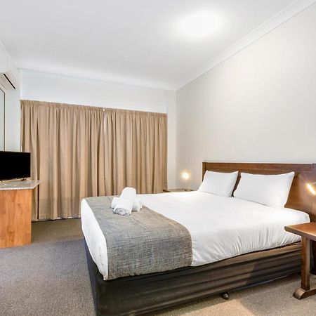Rockhampton Riverside Central Hotel Official Exterior photo