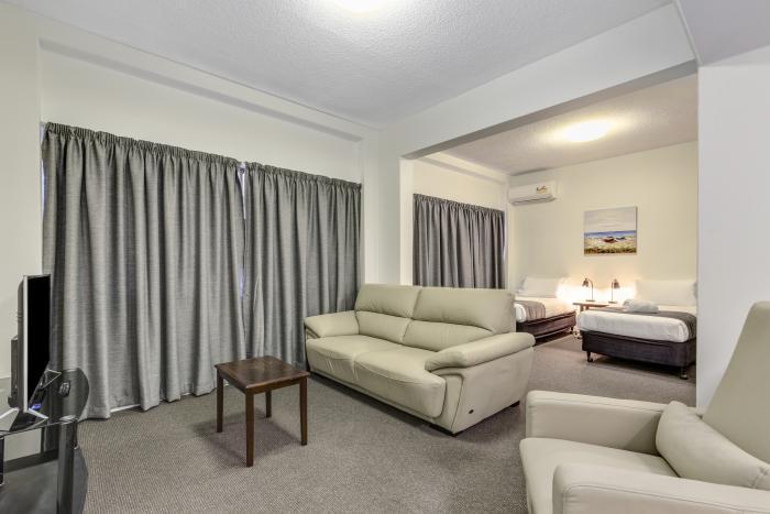 Rockhampton Riverside Central Hotel Official Room photo