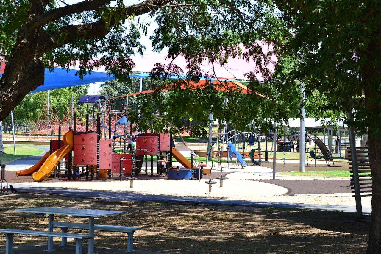 Rockhampton Riverside Central Hotel Official Exterior photo